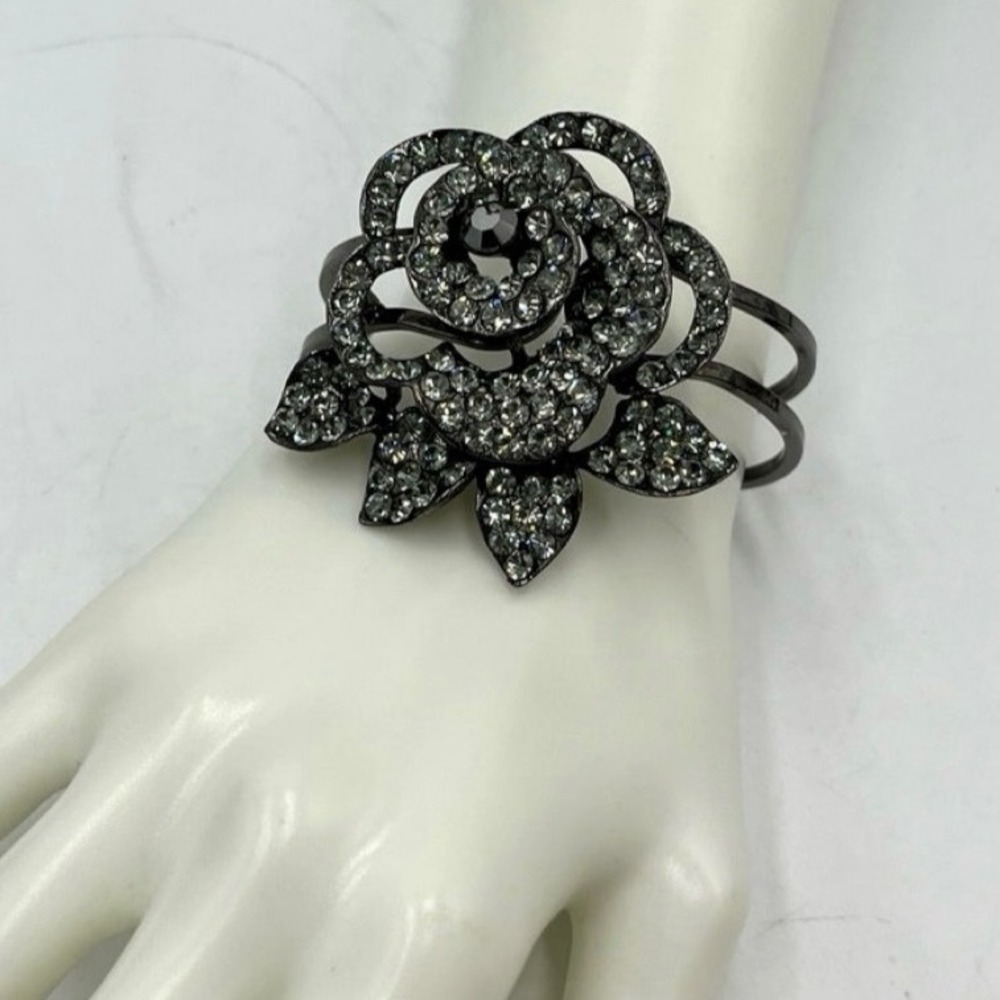 Black Metal Pave Rhinestone floral‎ Hinged Clamper bangle 2.5" Diameter Bracelet